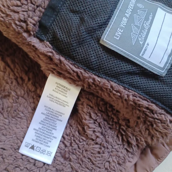 Eddie Bauer Kid's Puffer Jacket - Picture 5 of 8